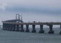 汕頭南澳島將于4日18時前關閉濱海景區，目前大橋出島至少排2個小時